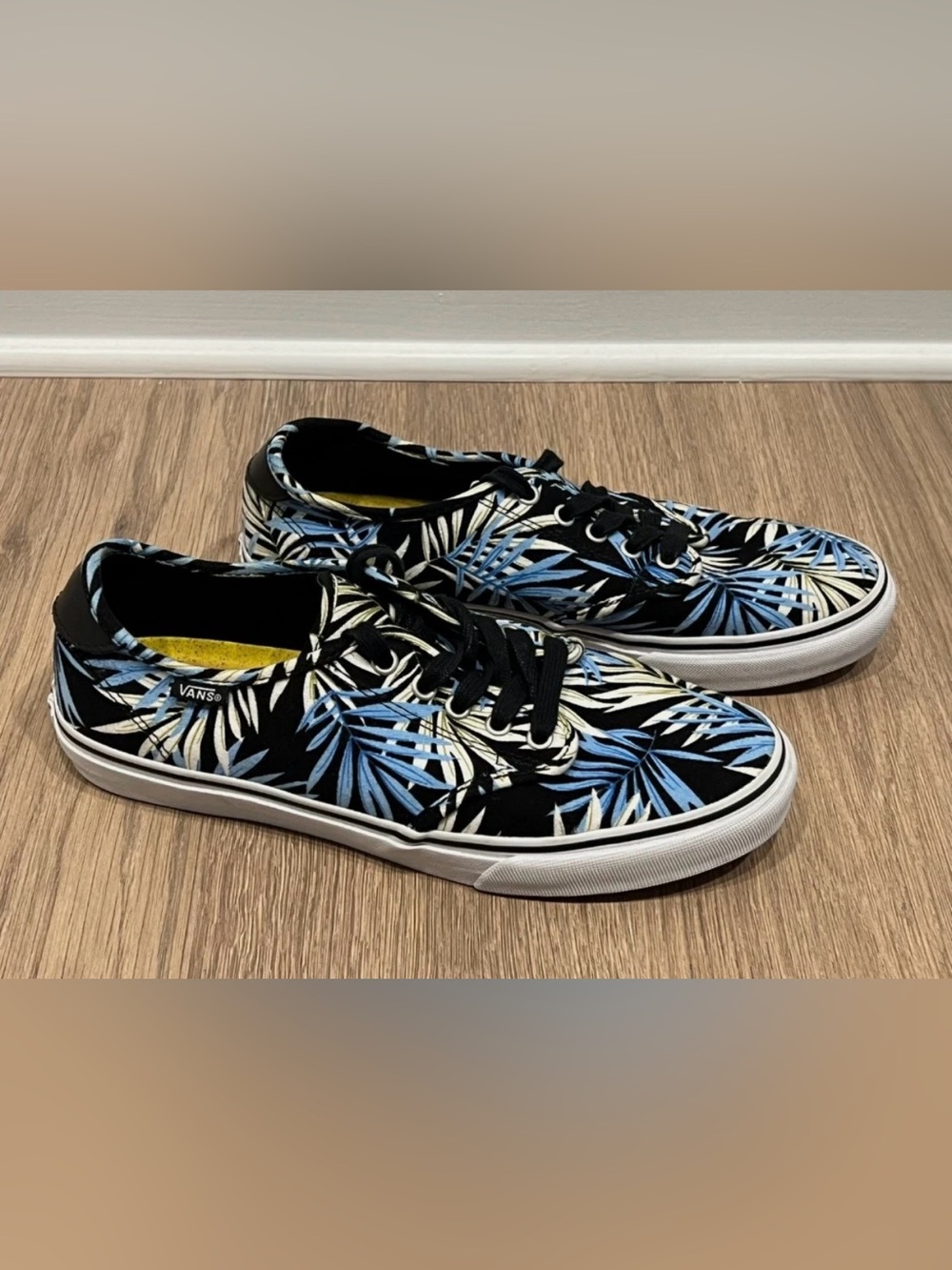 Womens 11 VANS Black Blue Tropical Floral Skate Shoes Sneakers Low Top Flowers